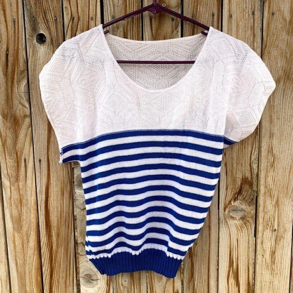 Sweater pull over striped short sleeve round neck